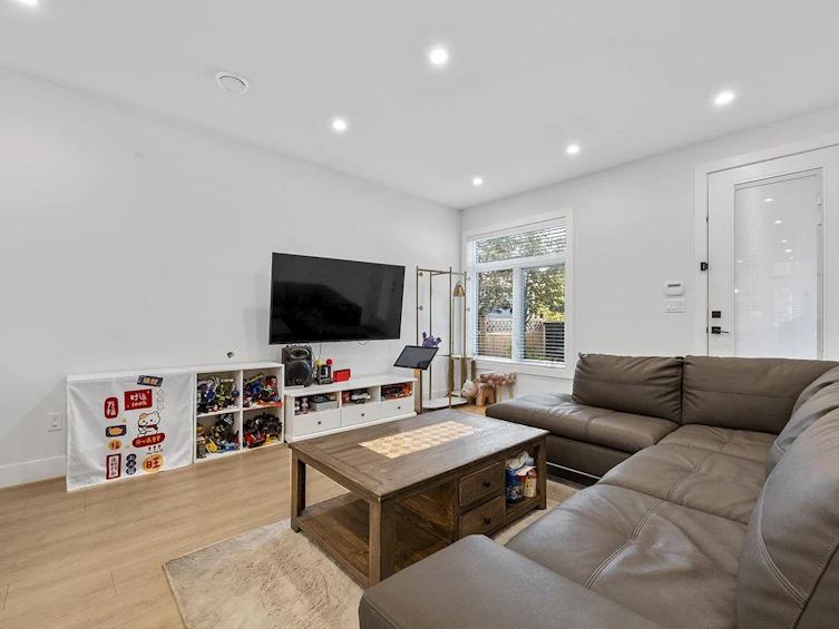 8431 No. 1 Road, Richmond, BC, V7C 1V1 - 7