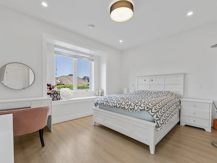 8431 No. 1 Road, Richmond, BC, V7C 1V1 - 9