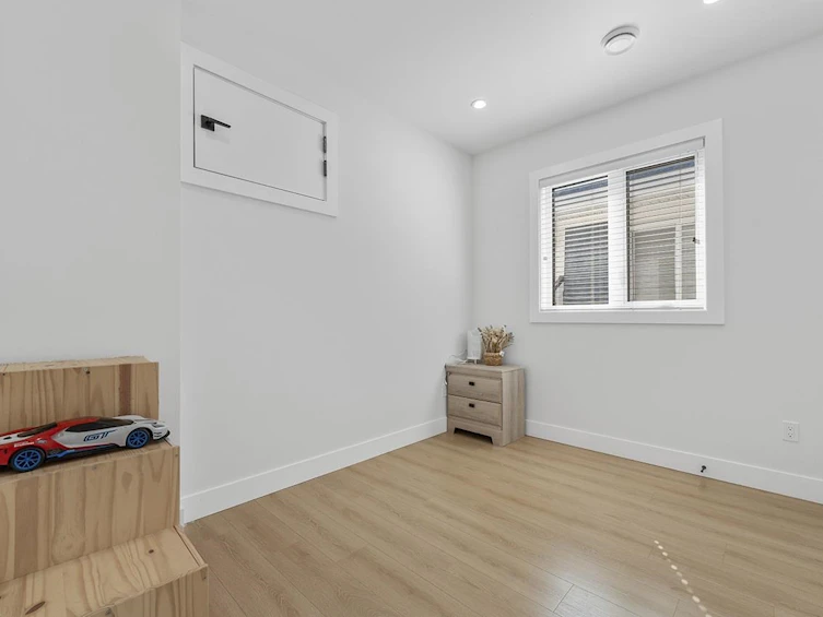 8431 No. 1 Road, Richmond, BC, V7C 1V1 - 11