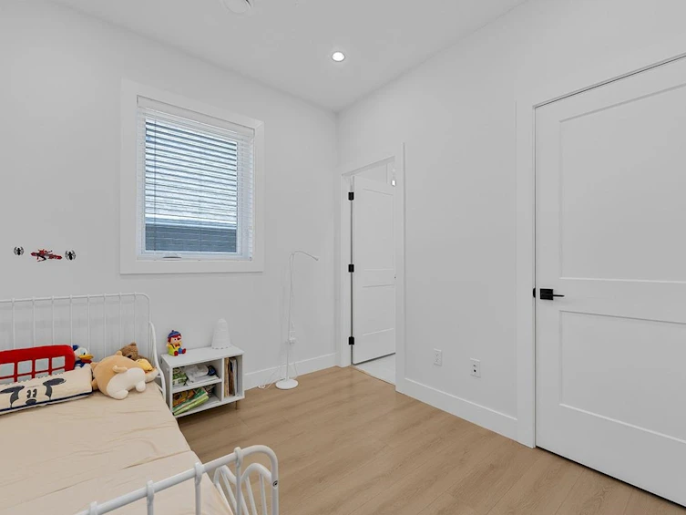 8431 No. 1 Road, Richmond, BC, V7C 1V1 - 14