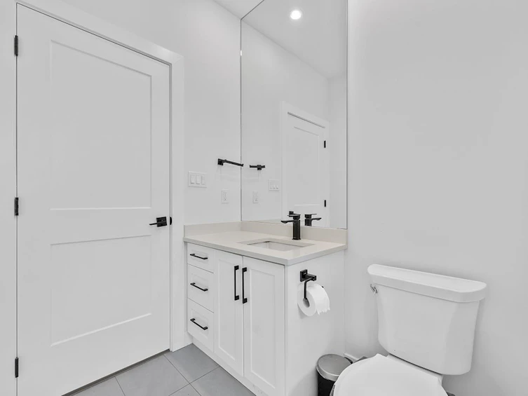 8431 No. 1 Road, Richmond, BC, V7C 1V1 - 17