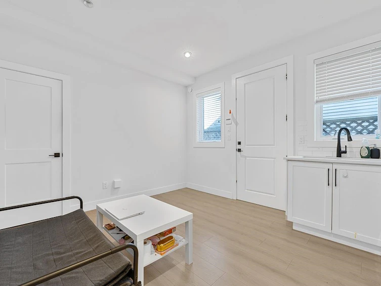 8431 No. 1 Road, Richmond, BC, V7C 1V1 - 23