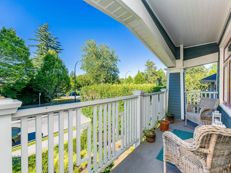 870 East 33 Avenue, Vancouver, BC, V5V 3A5 - 3