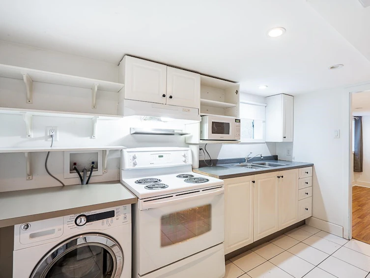 870 East 33 Avenue, Vancouver, BC, V5V 3A5 - 27