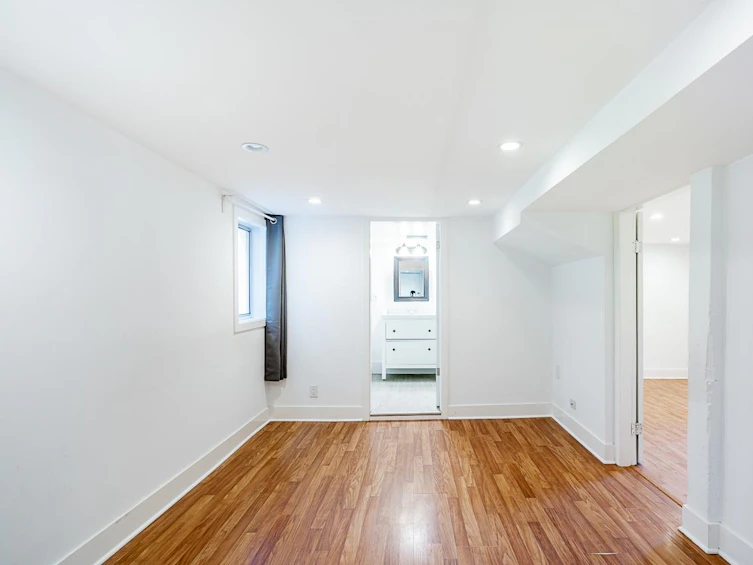 870 East 33 Avenue, Vancouver, BC, V5V 3A5 - 30