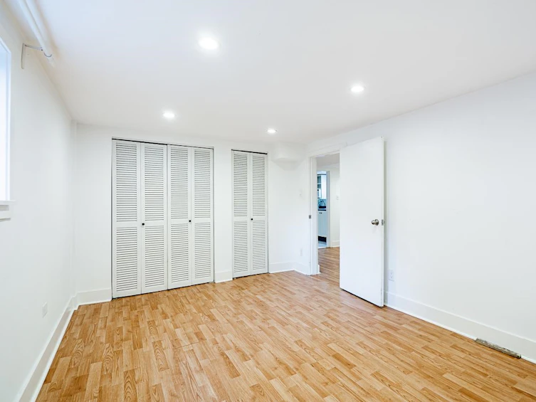870 East 33 Avenue, Vancouver, BC, V5V 3A5 - 34