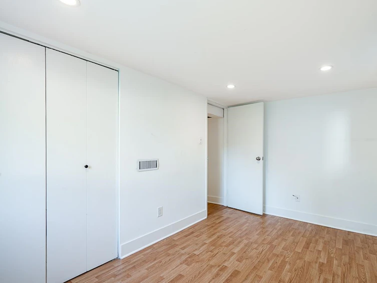 870 East 33 Avenue, Vancouver, BC, V5V 3A5 - 36