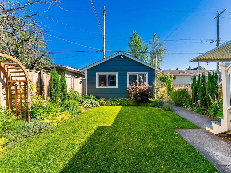870 East 33 Avenue, Vancouver, BC, V5V 3A5 - 38