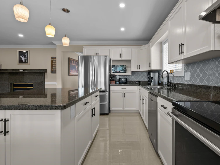 5693 Stonehaven Street, Chilliwack, BC, V2R 3Y6 - 9