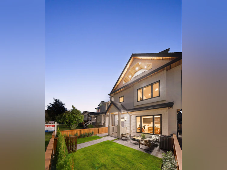 1-2680 Triumph Street, Vancouver, BC, V5K 1S9 - 3