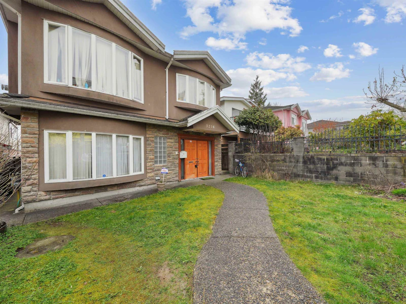 3234 Clive Avenue, Vancouver BC V5R 4V2