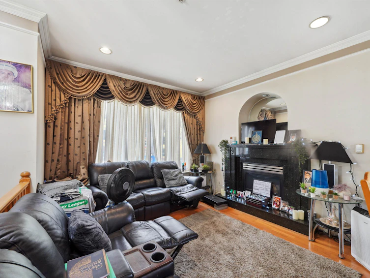 3234 Clive Avenue, Vancouver, BC, V5R 4V2 - 5