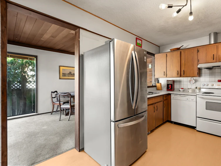 10338 Johnson, Delta, BC, V4C 2N6 - 11