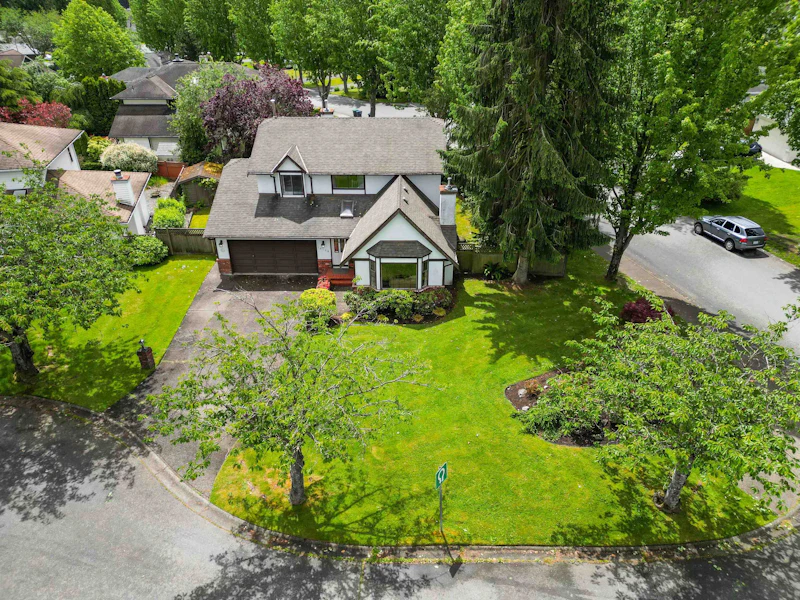 16168 11b Avenue, Surrey BC V4A 7T3