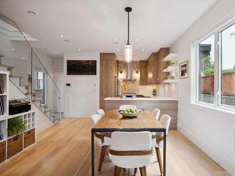 210 East 18th Street, North Vancouver, BC, V7L 2X6 - 10