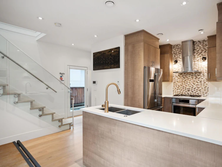210 East 18th Street, North Vancouver, BC, V7L 2X6 - 16