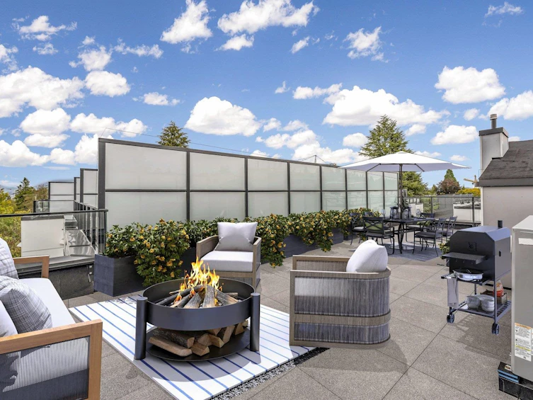 588 W 28th Avenue, Vancouver, BC, V5Z 2H1