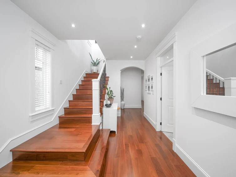 18 Hythe Avenue, Burnaby, BC, V5B 3H7 - 4