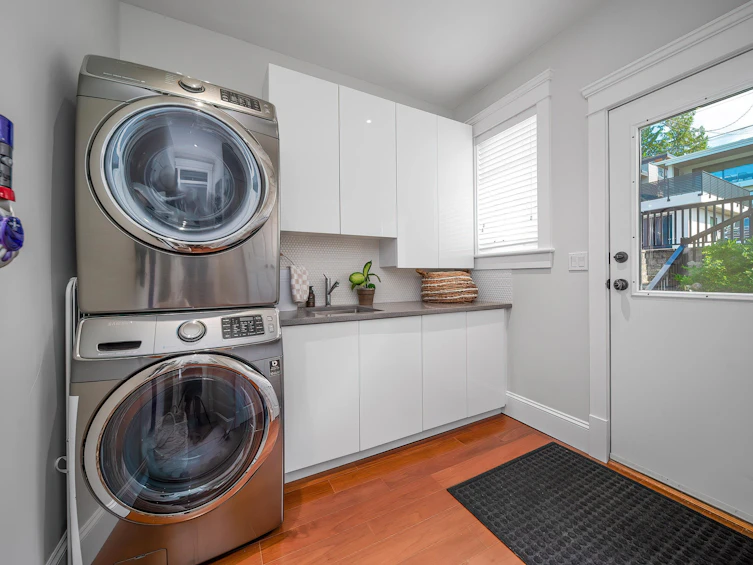 18 Hythe Avenue, Burnaby, BC, V5B 3H7 - 12