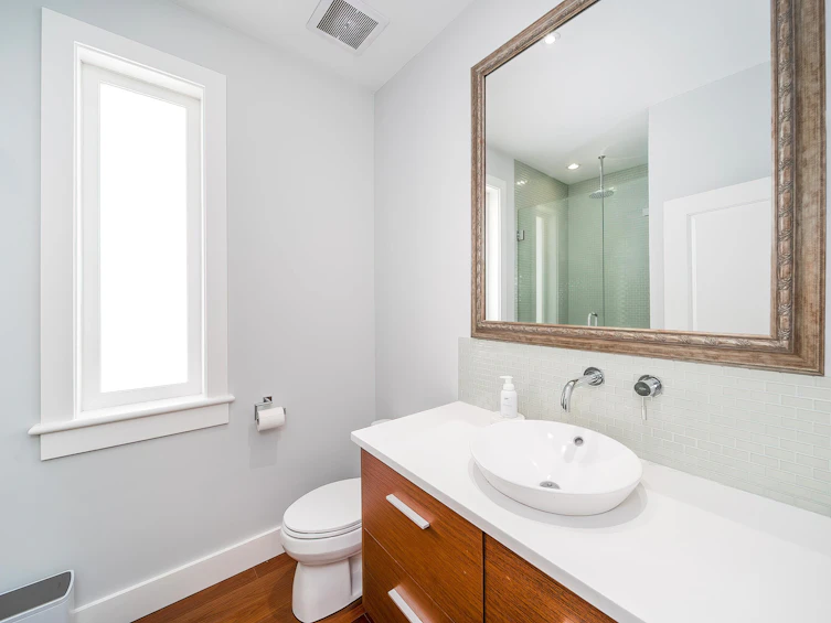 18 Hythe Avenue, Burnaby, BC, V5B 3H7 - 16