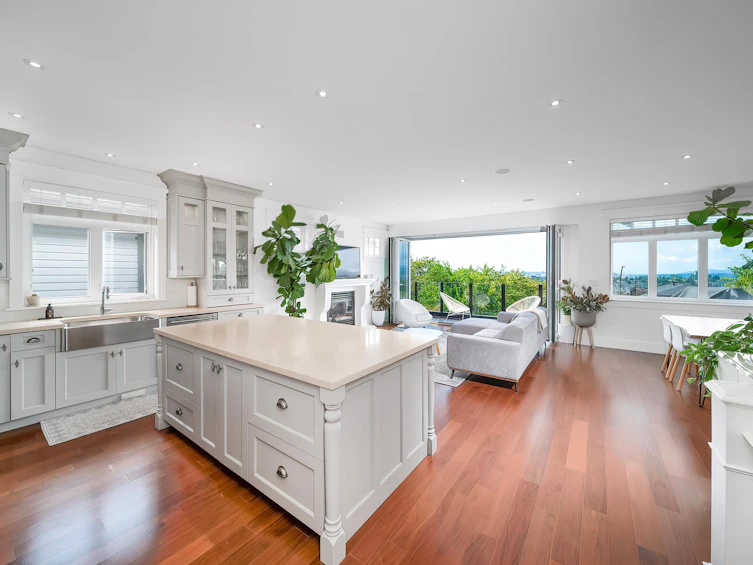 18 Hythe Avenue, Burnaby, BC, V5B 3H7 - 17