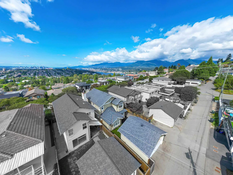 18 Hythe Avenue, Burnaby, BC, V5B 3H7 - 40