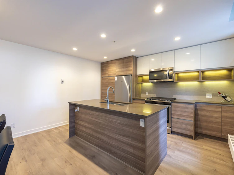 112-8850 University Crescent, Burnaby, BC, V5A 0C8 - 8