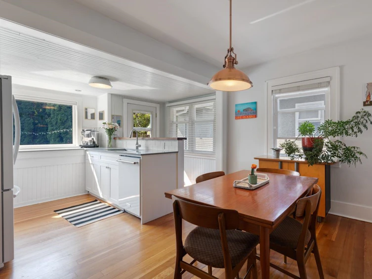 1760 East 37th Avenue, Vancouver, BC, V5P 1E8 - 4