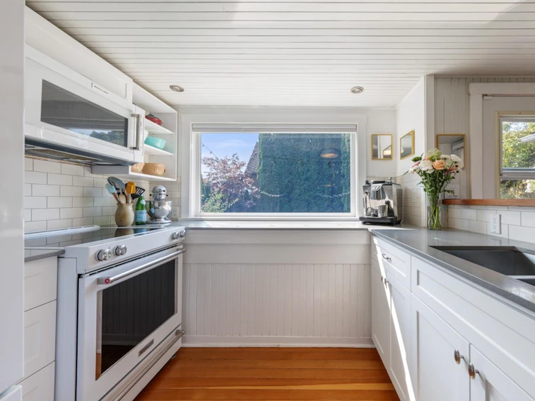 1760 East 37th Avenue, Vancouver, BC, V5P 1E8 - 8