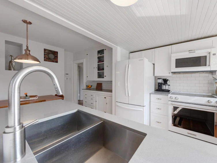 1760 East 37th Avenue, Vancouver, BC, V5P 1E8 - 11