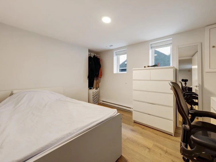 1760 East 37th Avenue, Vancouver, BC, V5P 1E8 - 21