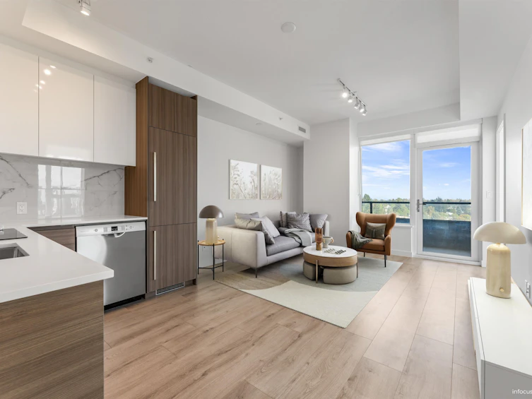 1703-10626 City Parkway, Surrey, BC, V3T 0S3