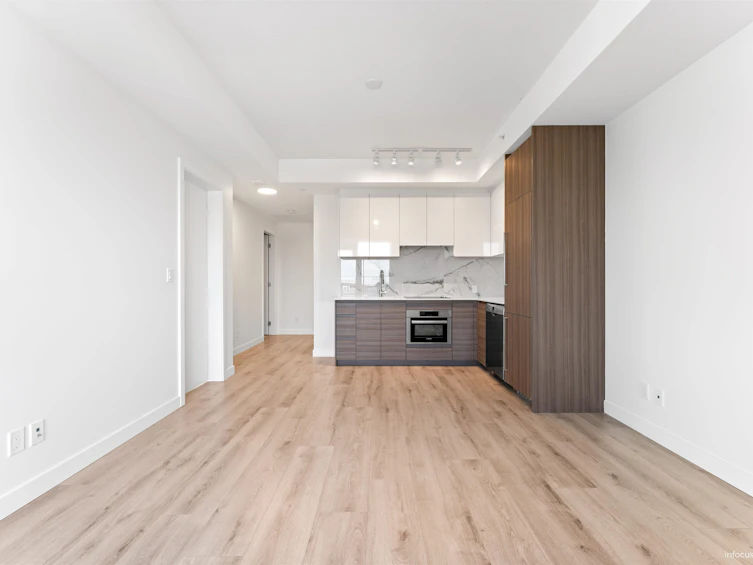1703-10626 City Parkway, Surrey, BC, V3T 0S3 - 5