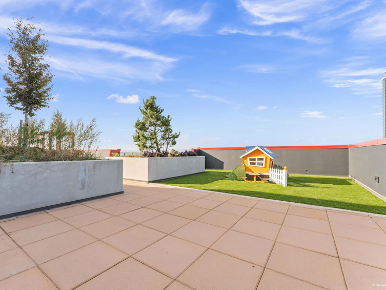 1703-10626 City Parkway, Surrey, BC, V3T 0S3 - 16