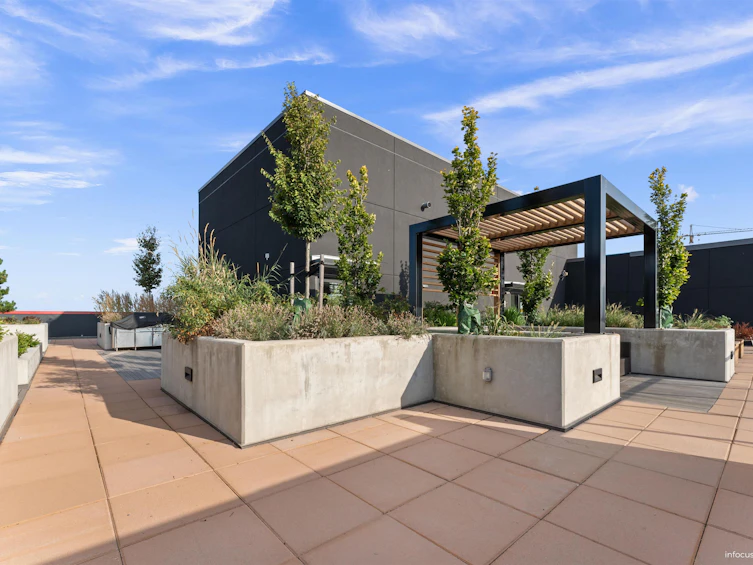 1703-10626 City Parkway, Surrey, BC, V3T 0S3 - 17