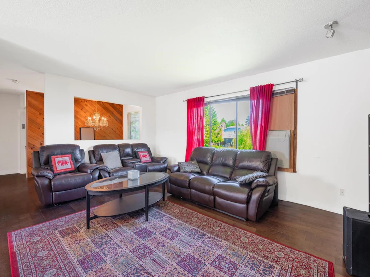 15097 95 Avenue, Surrey, BC, V3V 5W1 - 5