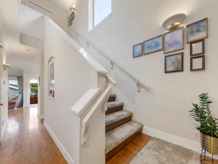 15752 23b Avenue, Surrey, BC, V4A 9Y4 - 16