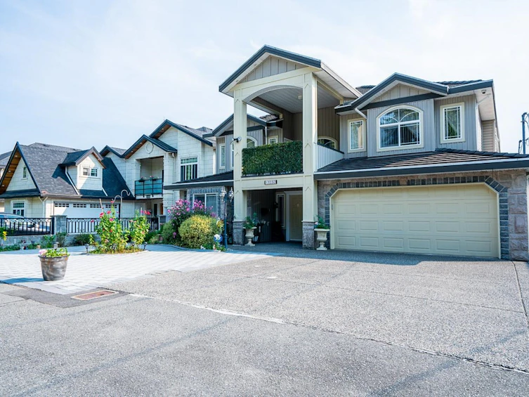 13252 90 Avenue, Surrey, BC, V3V 1C1