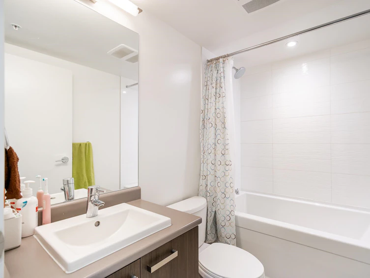 2609-13325 102a, Surrey, BC, V3T 0J5 - 13