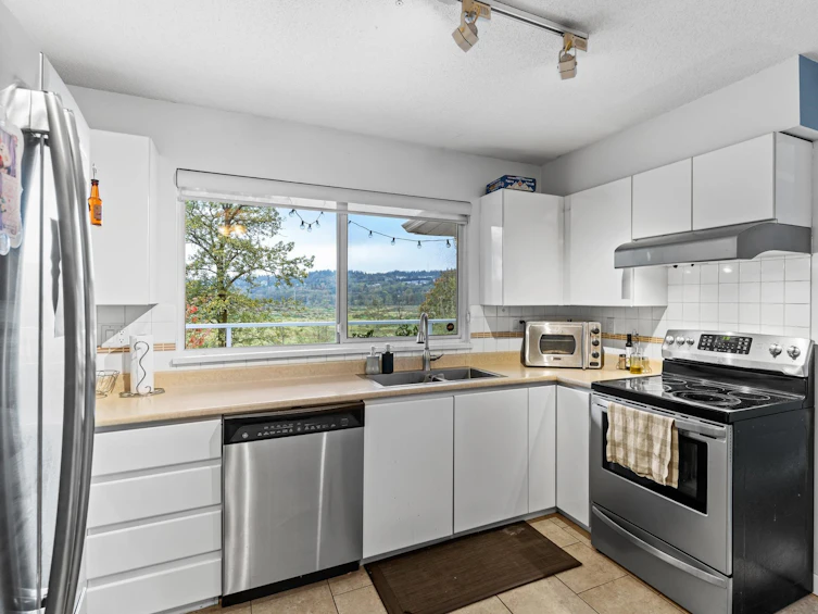1121 O'flaherty Gate, Port Coquitlam, BC, V3C 6H2 - 9