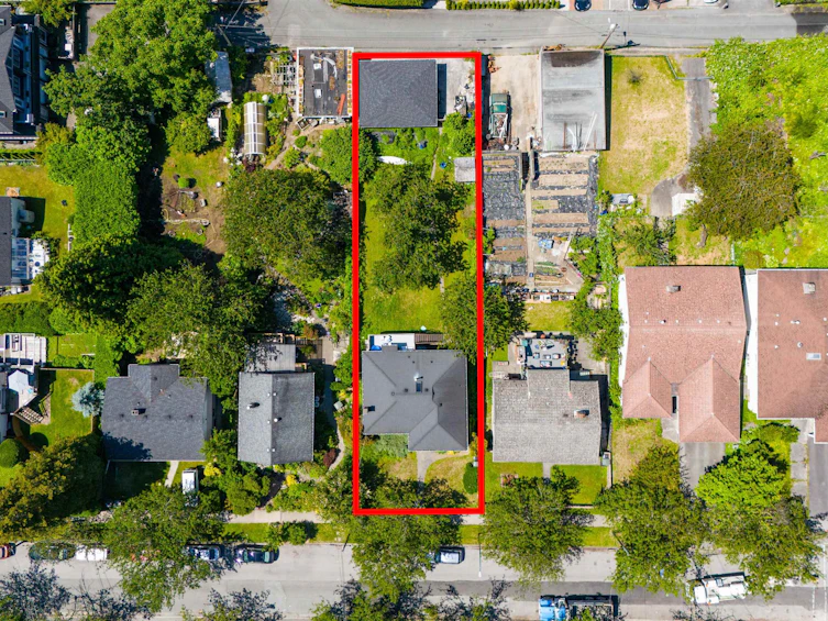3331 Dumfries Street, Vancouver, BC, V5N 3S4