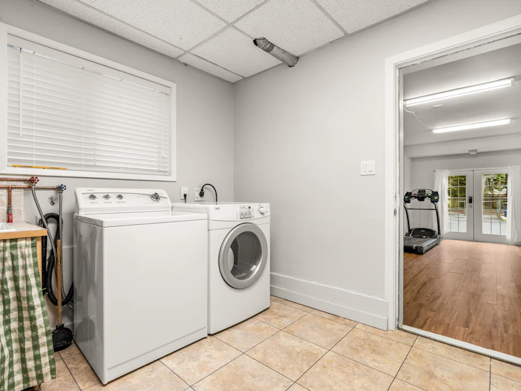 1187 W 23rd Street, North Vancouver, BC, V7P 2H2 - 23
