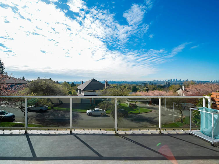 7607 Arvin Court, Burnaby, BC, V5A 4N1 - 3
