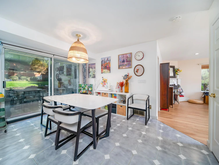 7607 Arvin Court, Burnaby, BC, V5A 4N1 - 22