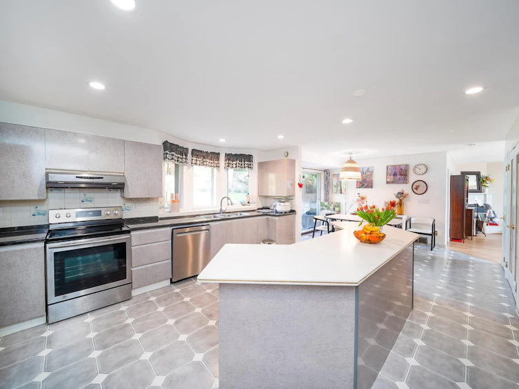 7607 Arvin Court, Burnaby, BC, V5A 4N1 - 23