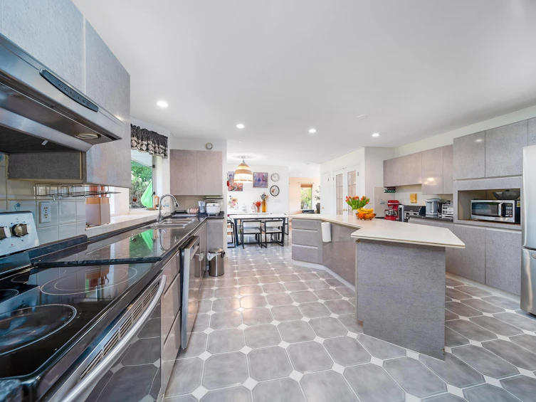 7607 Arvin Court, Burnaby, BC, V5A 4N1 - 24