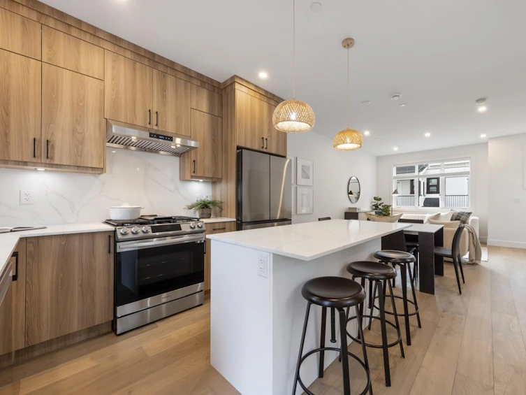 1365 East 24th Avenue, Vancouver, BC, V5V 2B6 - 2