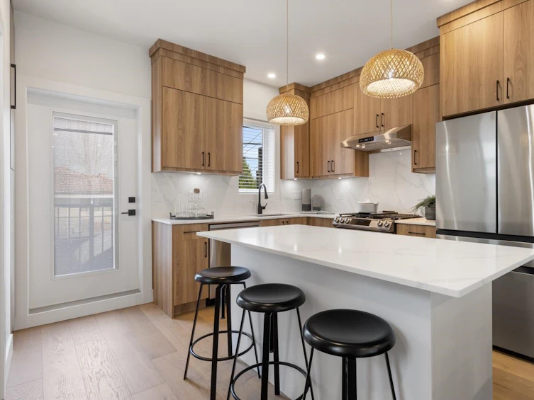 1365 East 24th Avenue, Vancouver, BC, V5V 2B6 - 3