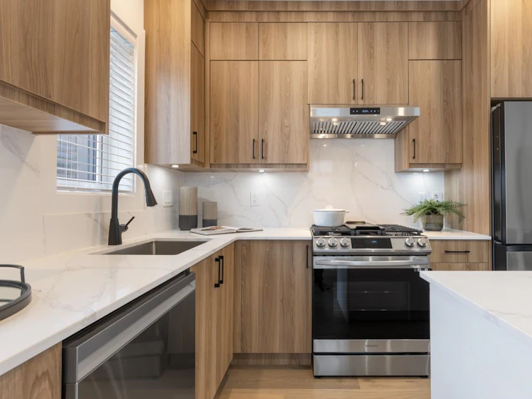 1365 East 24th Avenue, Vancouver, BC, V5V 2B6 - 6