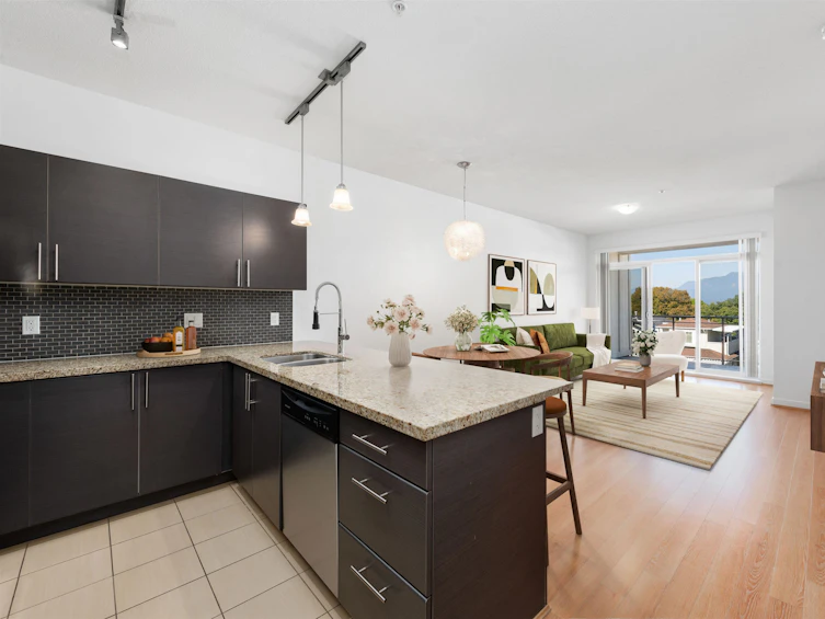 327-2239 Kingsway, Vancouver, BC, V5N 0E5 - 2